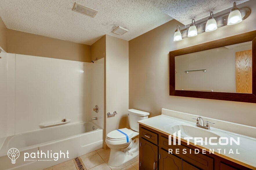 Building Photo - 8675 Westwind Cir