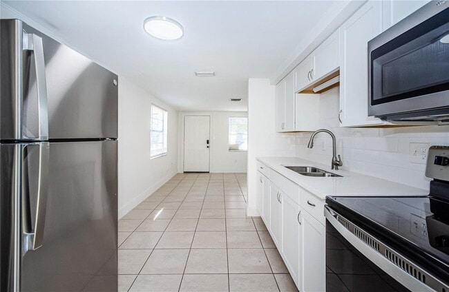 Building Photo - 4929 Ladyfish Ct