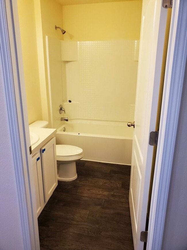 Building Photo - Welcome to this beautiful 3-bedroom, 2-bathroom home located in the heart of Bunnell!!