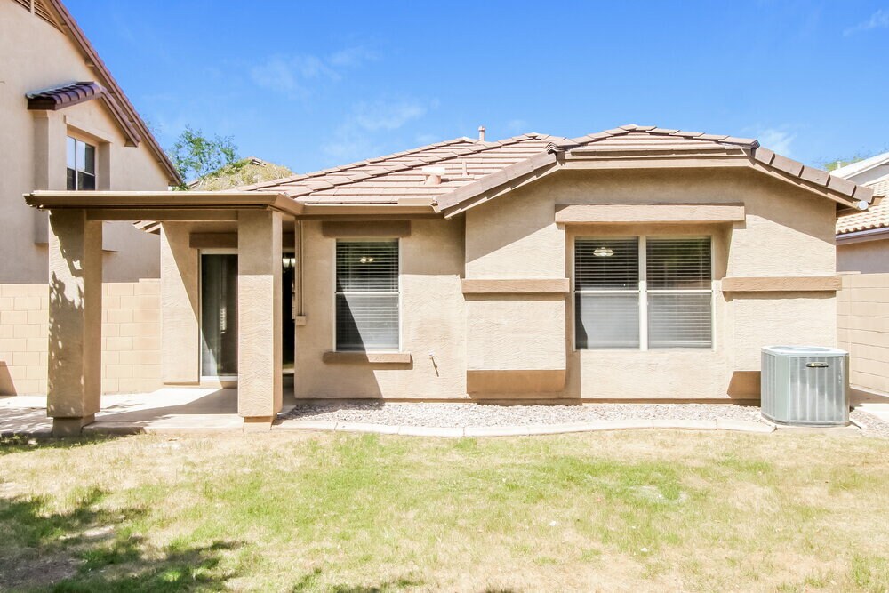 Building Photo - 1427 N Thunderbird Ave