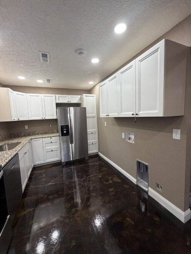 Building Photo - 21167 Narrows Ln