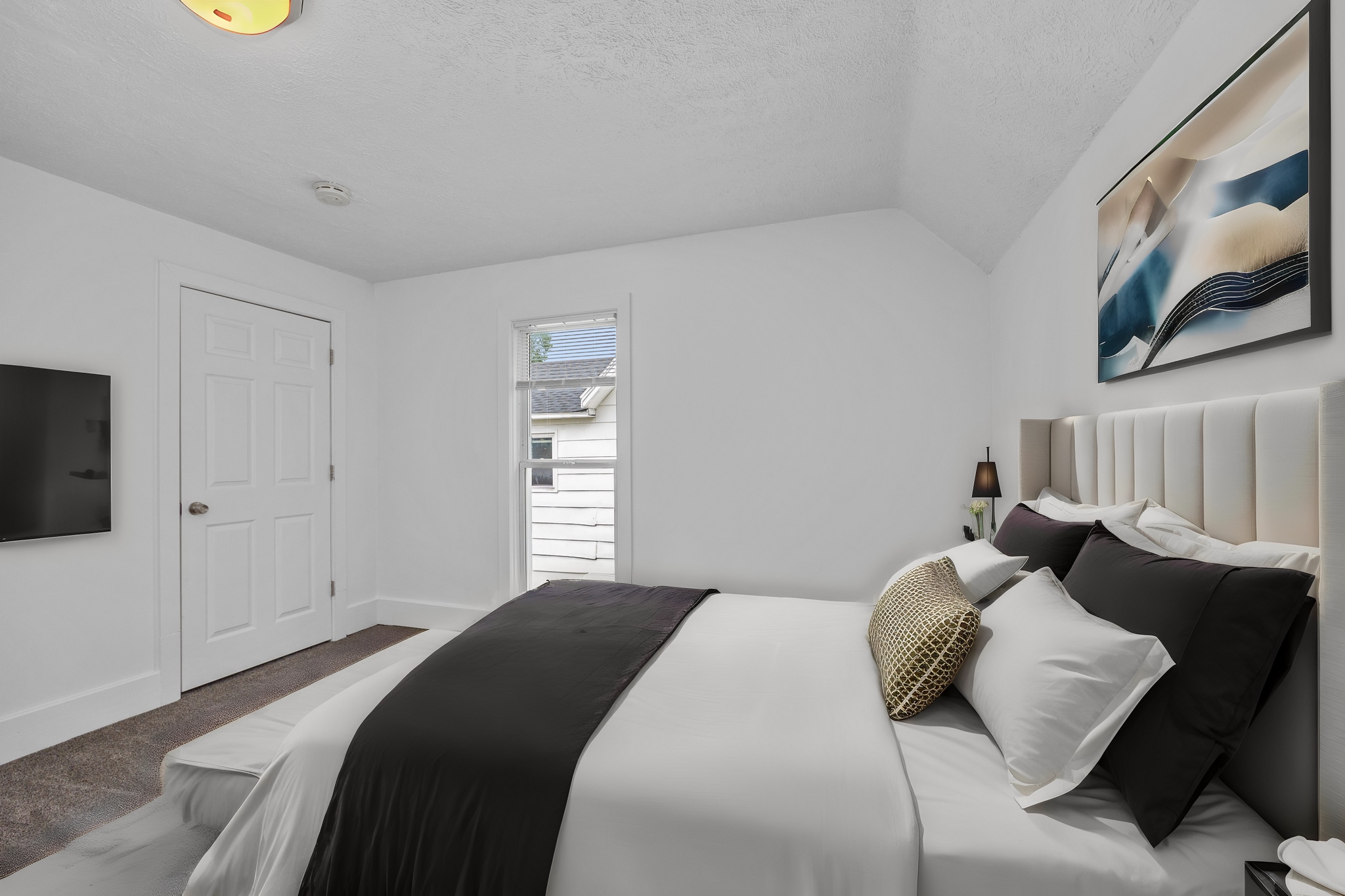 Building Photo - 646 Veto St NW