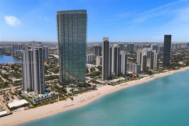 Building Photo - 18975 Collins Ave