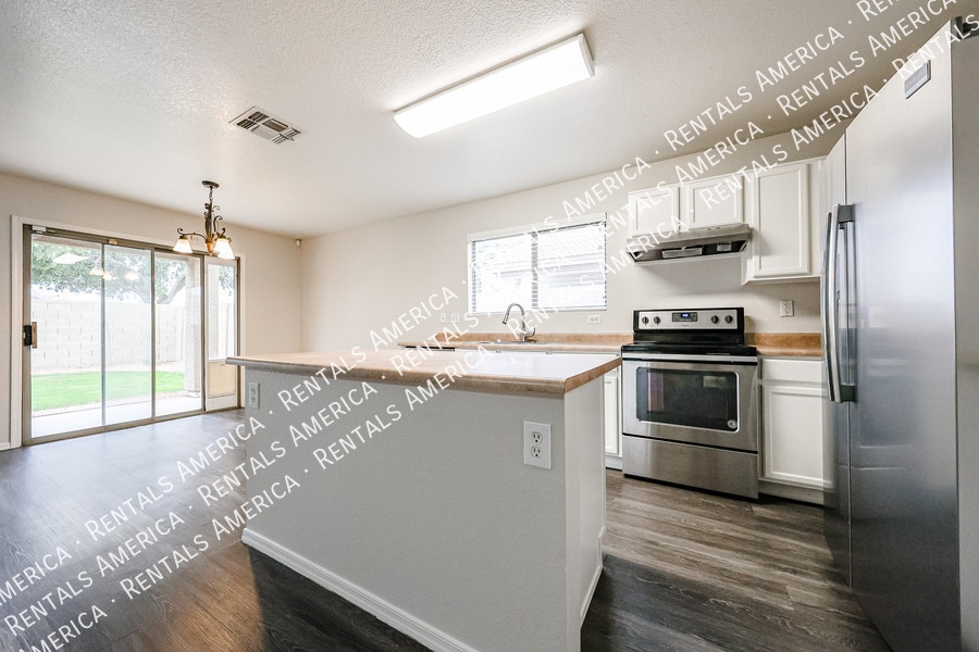 Building Photo - 8554 E Meseto Ave