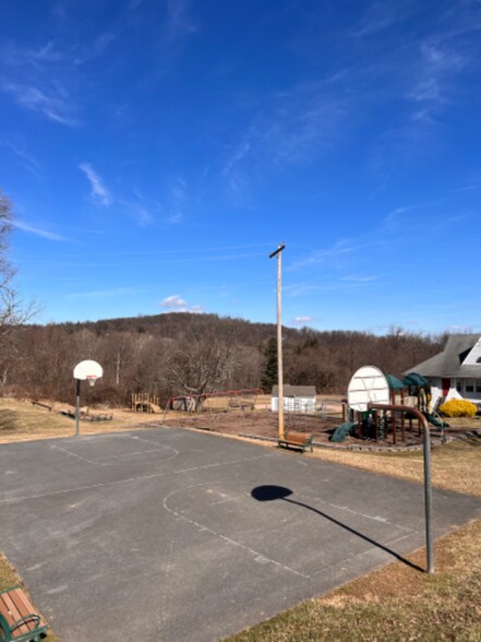 Building Photo - 4710 Schley Ave