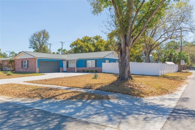 Building Photo - 2307 Lincoln Ct