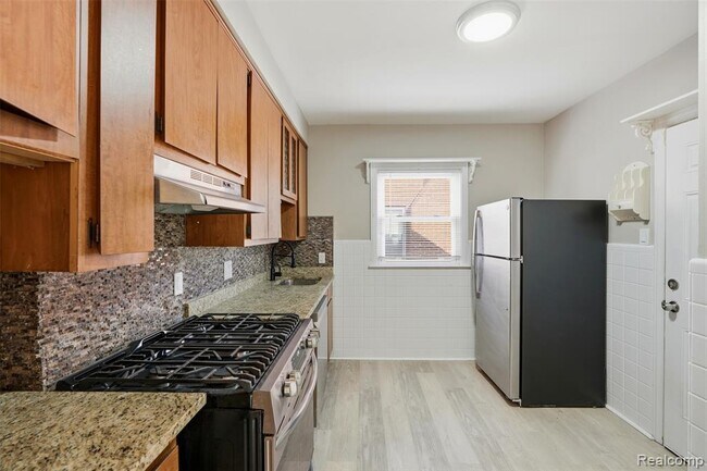 Building Photo - 2045 N Elizabeth St