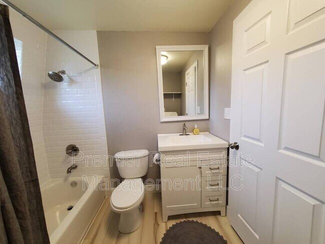 Building Photo - 7247 W 13th Ave