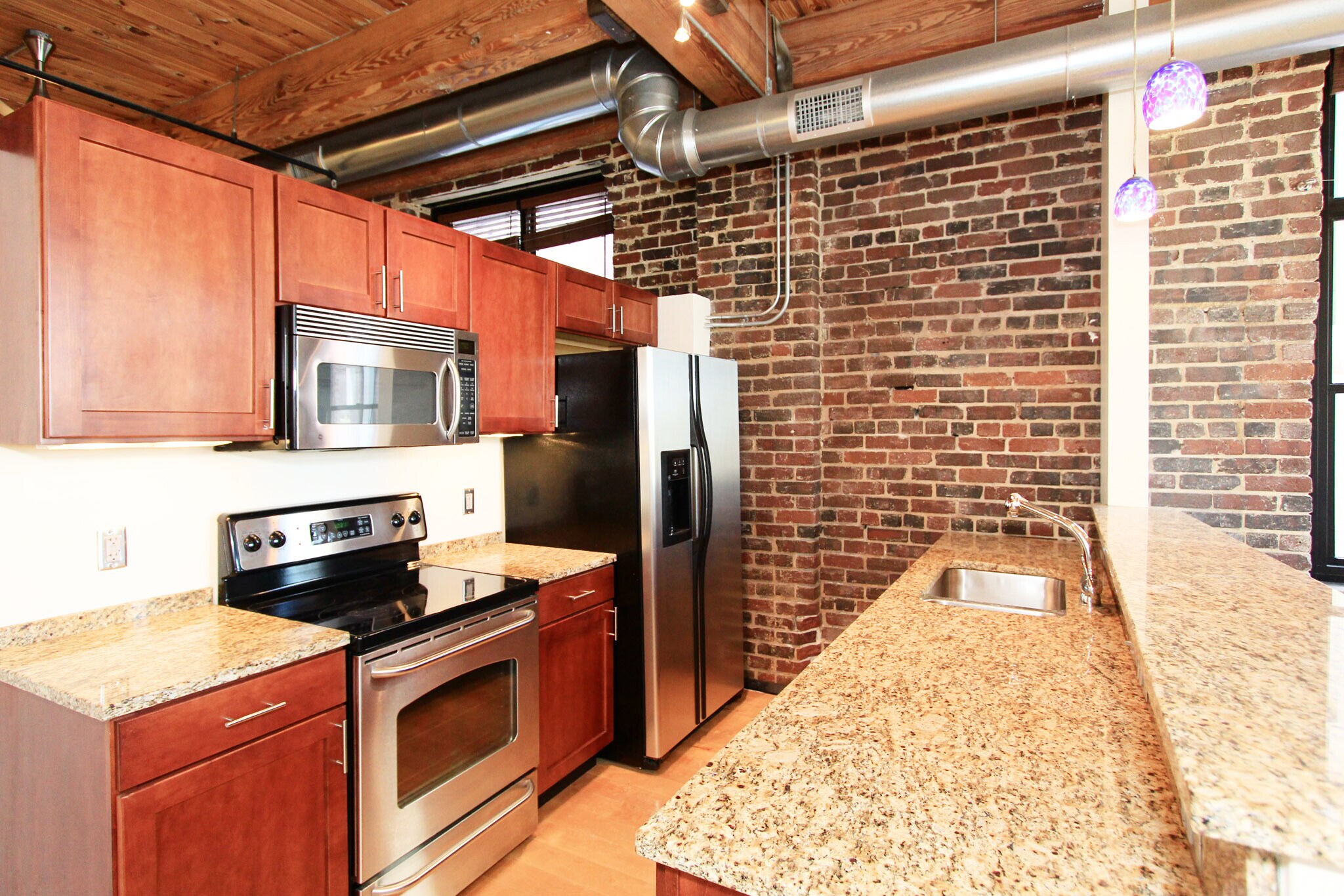 Building Photo - 220 W Jackson Ave