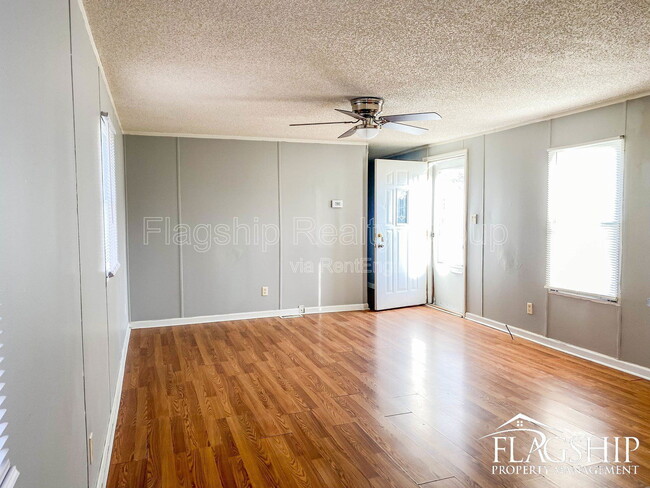 Building Photo - 126 Radford Dr