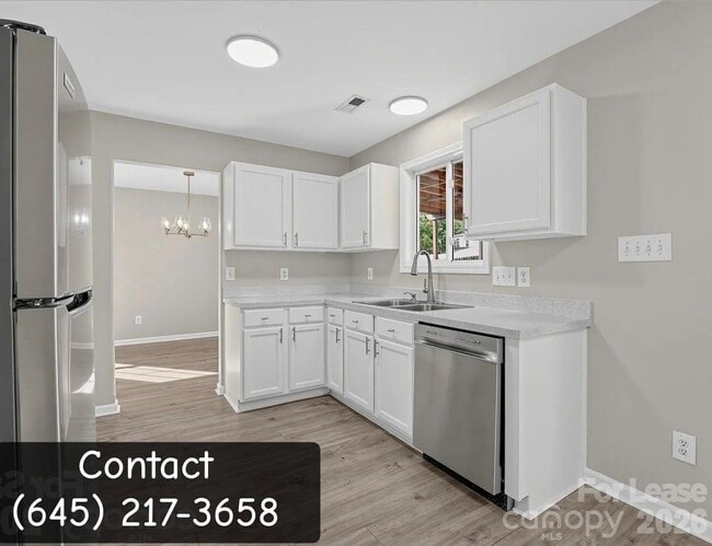 Building Photo - 3003 Hawick Commons Dr