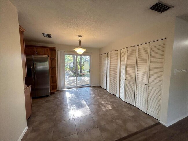 Building Photo - 3646 Radnor Pl