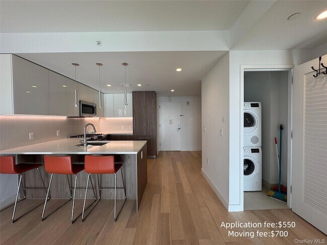 Building Photo - 13101 40th Road Unit 16T