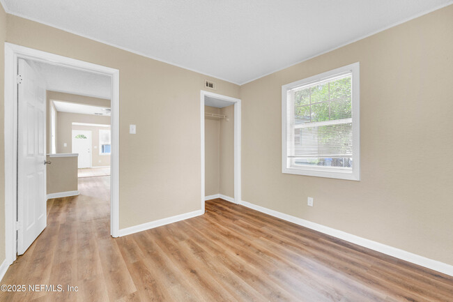 Building Photo - 3341 Dignan St