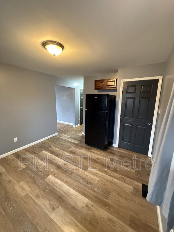 Building Photo - 10365 Lord Dr