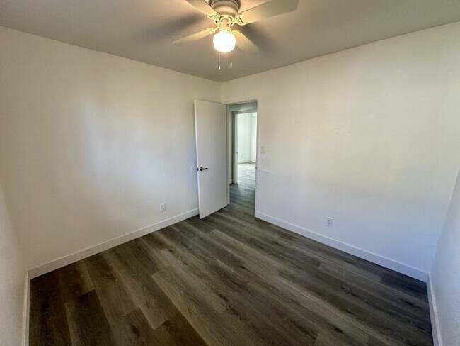 Building Photo - 4577 N Palo Verde Ln