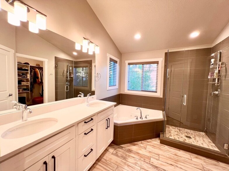 Building Photo - 339 Manti Dr