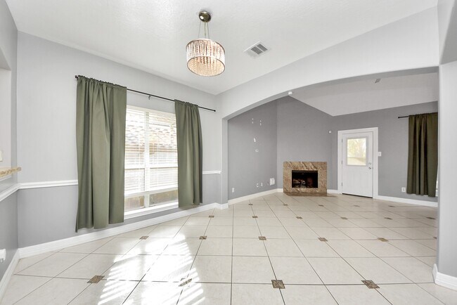 Building Photo - 18315 Brenwood Menor Dr