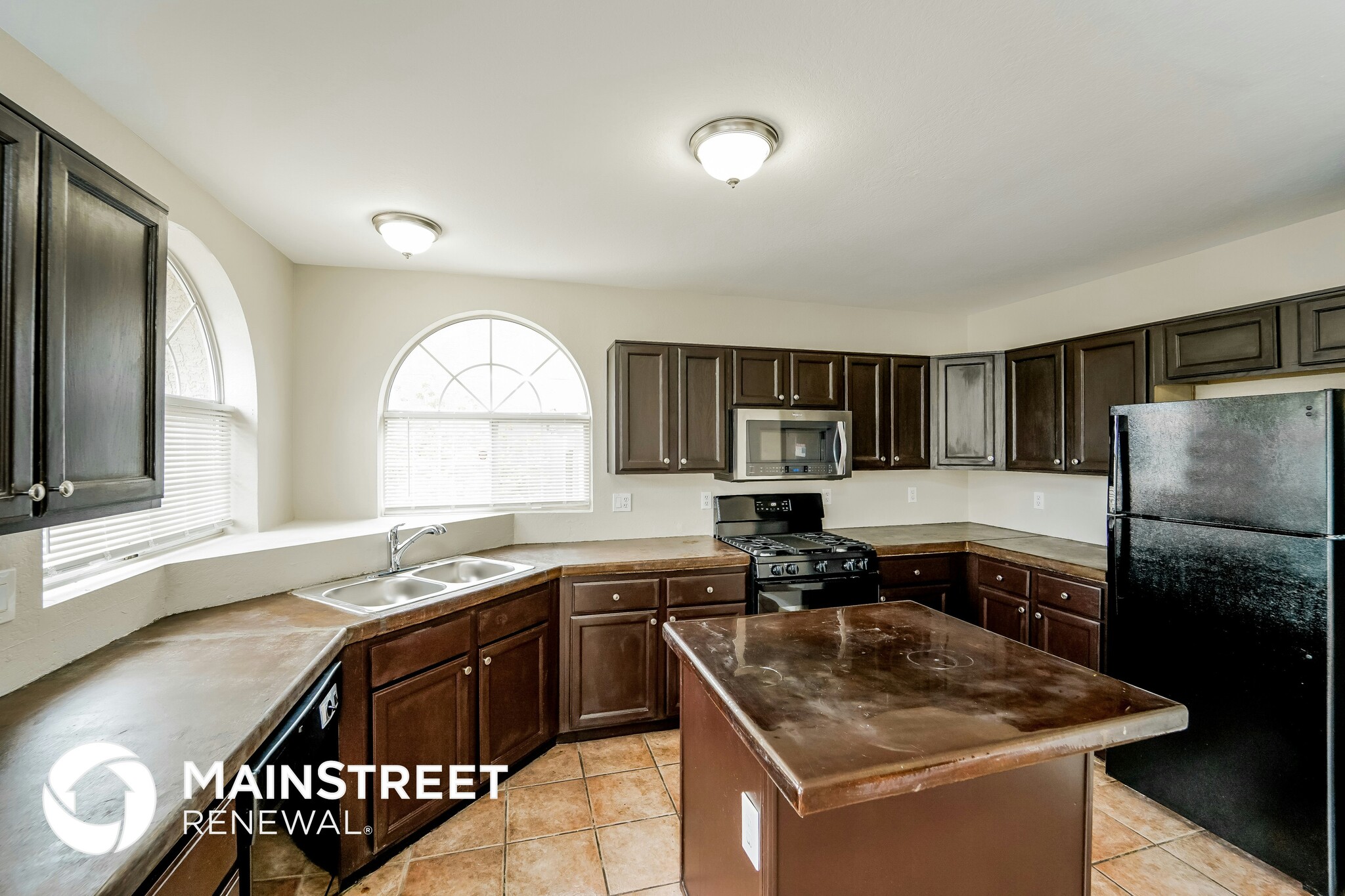 Building Photo - 6730 W Nueva Vista Dr