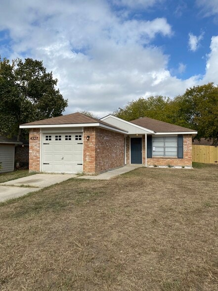 One car garage - use for parking or for storage - 4327 Stayman Dr