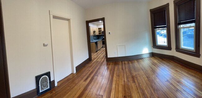 Living Room - 317 W Barnard St