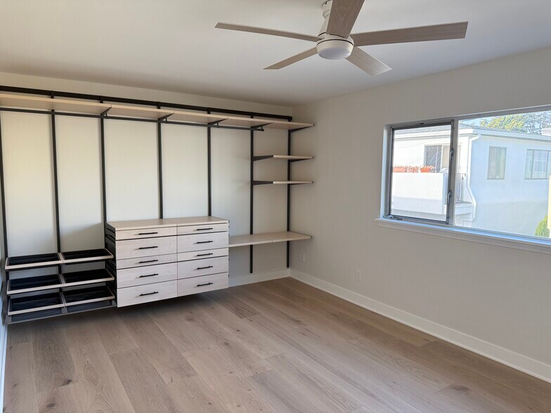 Bedroom #1 with full length closet, desk area - 1533 Princeton St