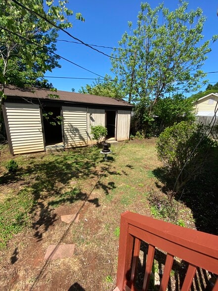 Building Photo - 725 Washington St