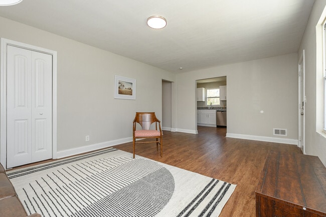 Building Photo - NEWLY RENOVATED 2 bedroom, 1 bathroom at Gilbert Townes