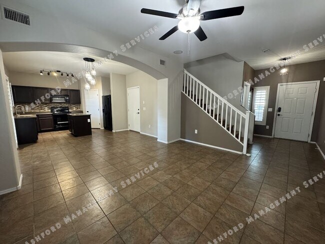 Building Photo - Contemporary Phoenix Living – Spacious 3BR...