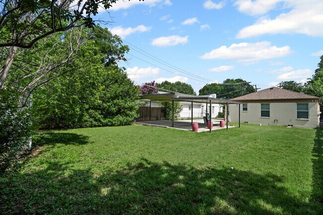 Building Photo - 2609 Benbrook Blvd