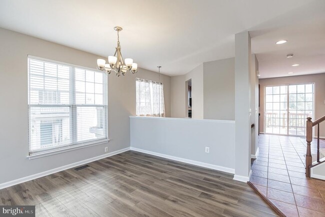 Building Photo - 9240 Cascade Falls Dr
