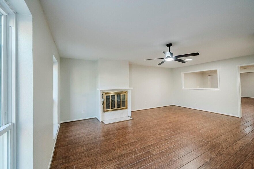 Building Photo - 18209 Vinland Dr