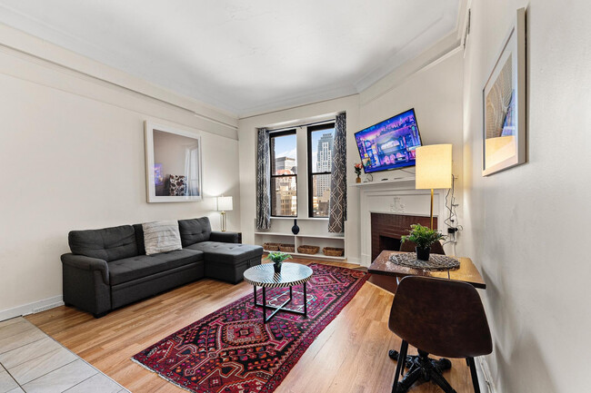 Primary Photo - 62 Boylston St