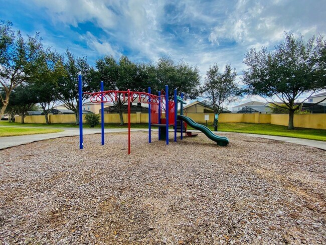 Building Photo - 1194 S Beach Cir