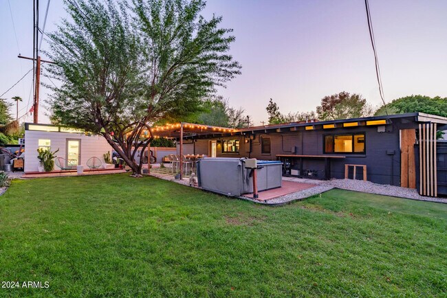 Building Photo - 5809 N 10th St