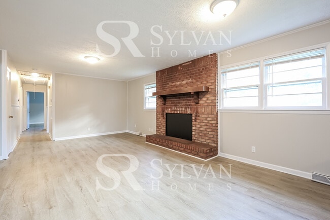 Building Photo - 413 Boling Rd