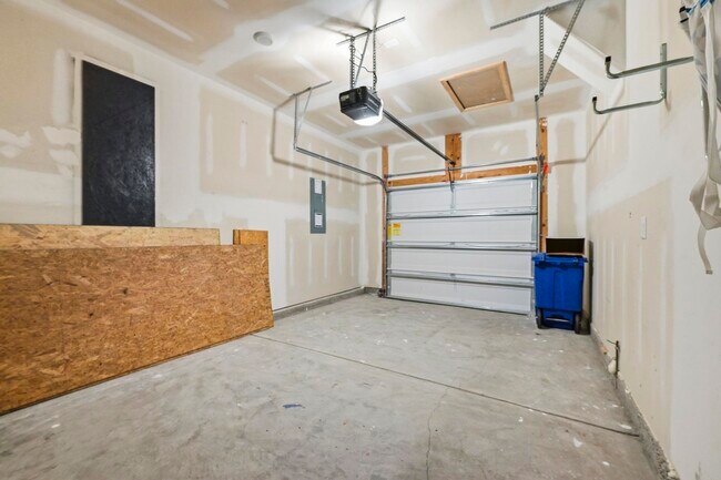 Building Photo - 3412 Bells Lk Cir