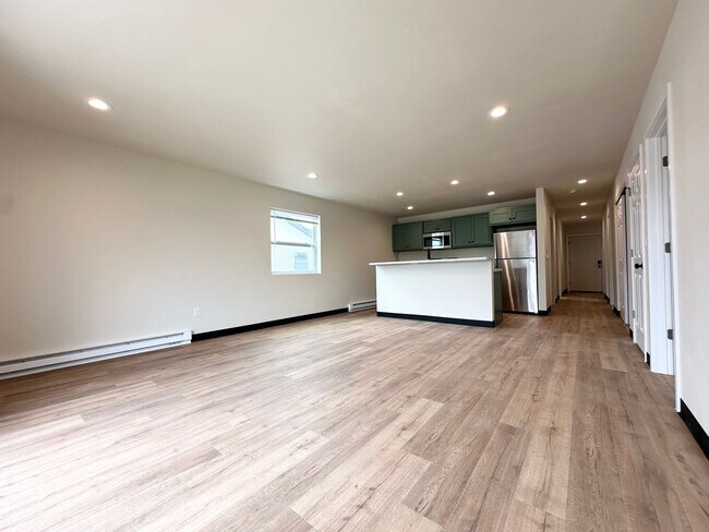 Building Photo - 533 Rustic Ridge Dr