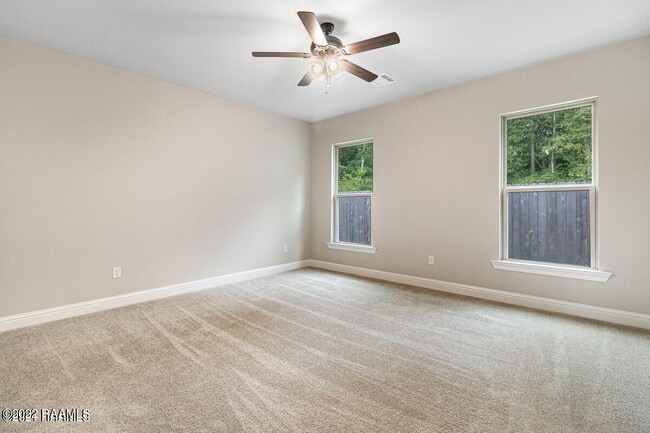 Building Photo - 211 Sparrowhawk St