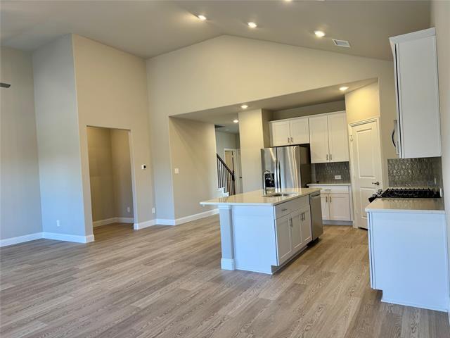 Building Photo - 685 Briar Dr