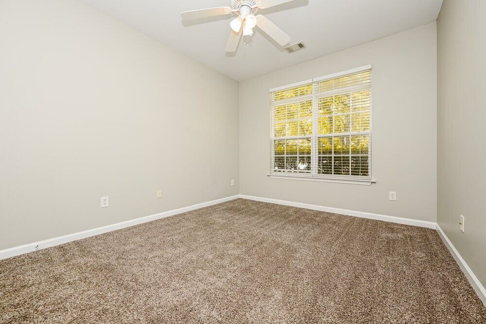 Building Photo - 292 Monarch Village Way