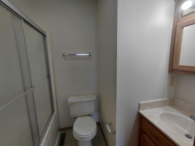 Building Photo - 20304 Skyview Dr