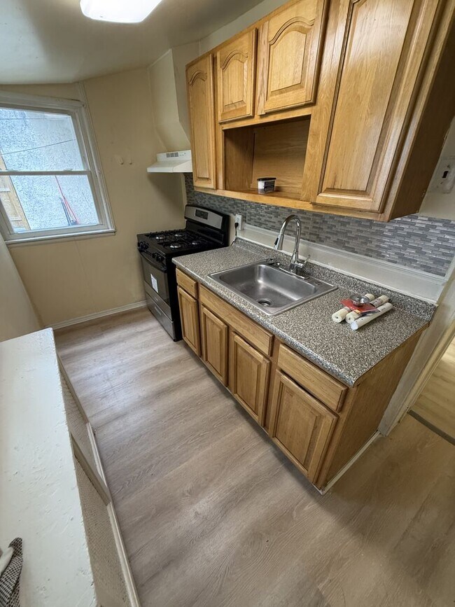 Building Photo - Beautiful 3 Bedroom Home – Updated & Move In Ready – Cobbs Creek / West Philly