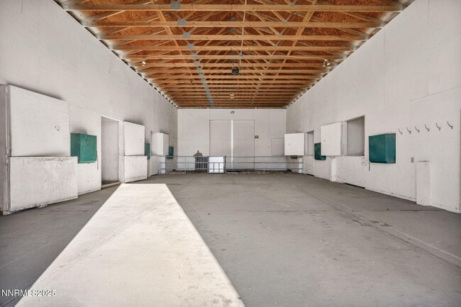 Building Photo - 430 Calle De La Plata