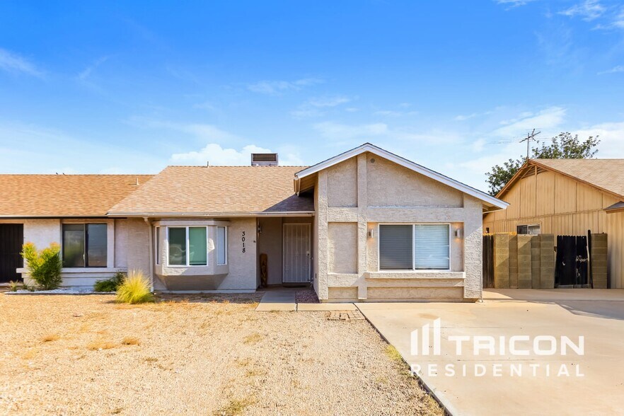 Primary Photo - 3018 W Blackhawk Dr