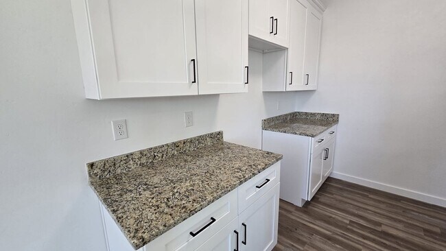 Building Photo - 1011 N Carol Ave