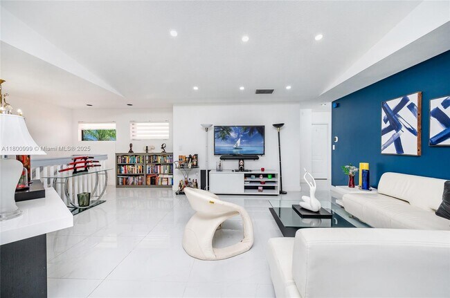 Building Photo - 9647 SW 138th Ave