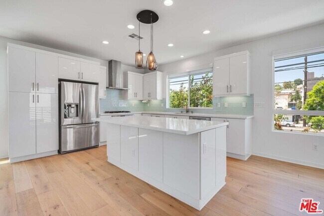 Building Photo - 4320 N Eagle Rock Blvd