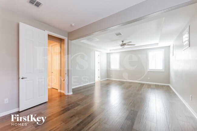 Building Photo - 4205 W Magdalena Ln