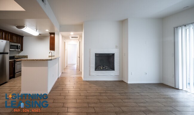 Building Photo - 11924 Kling St
